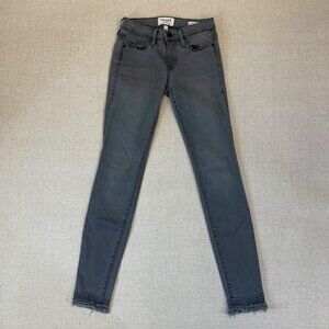 FRAME Le Skinny De Jeanne Grey Jeans